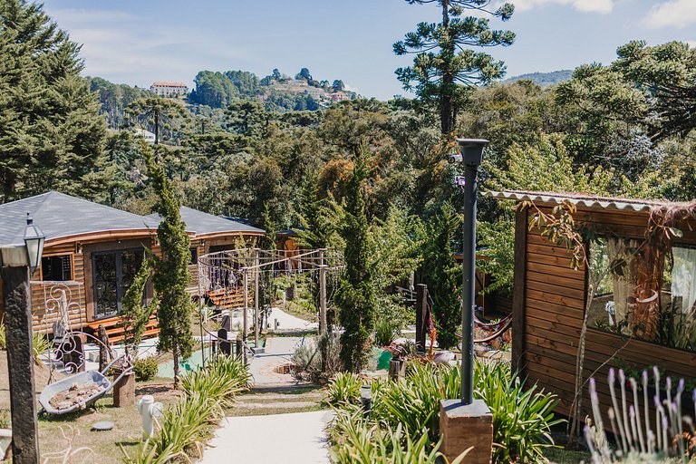 Cabana com hidromassagem no deck e linda vista para mata | T