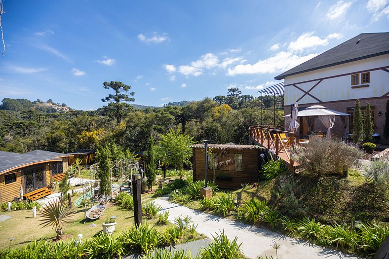 Cabana com hidromassagem no deck e linda vista para mata | T